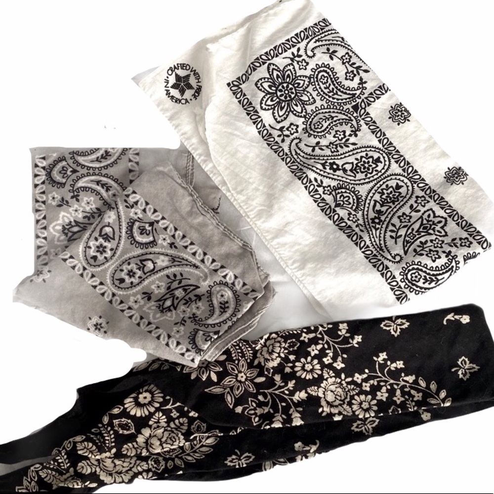 ⭐️2/$5 3 Bandanas